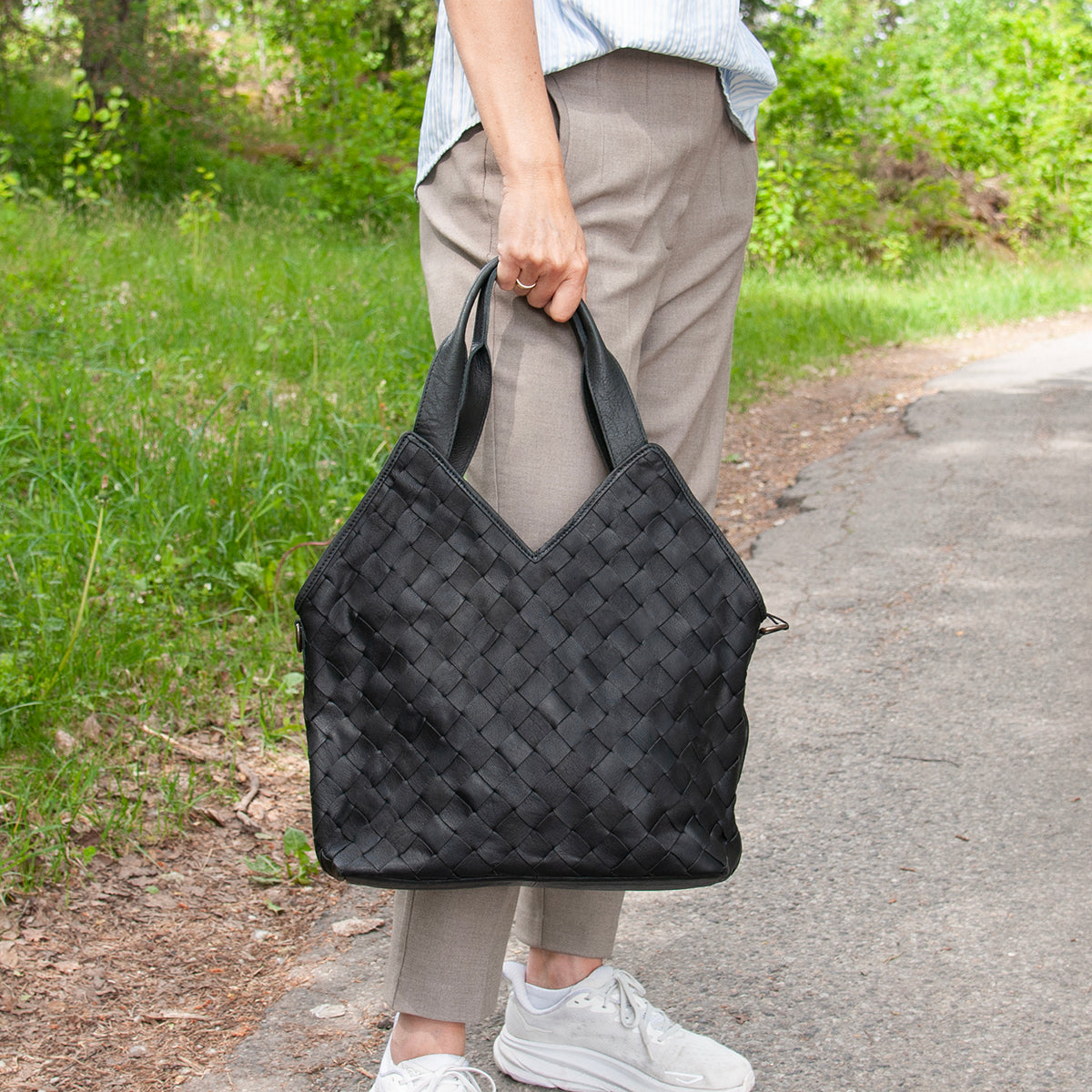 843801 Veske LOUIS stor flette shopper i skinn - svart