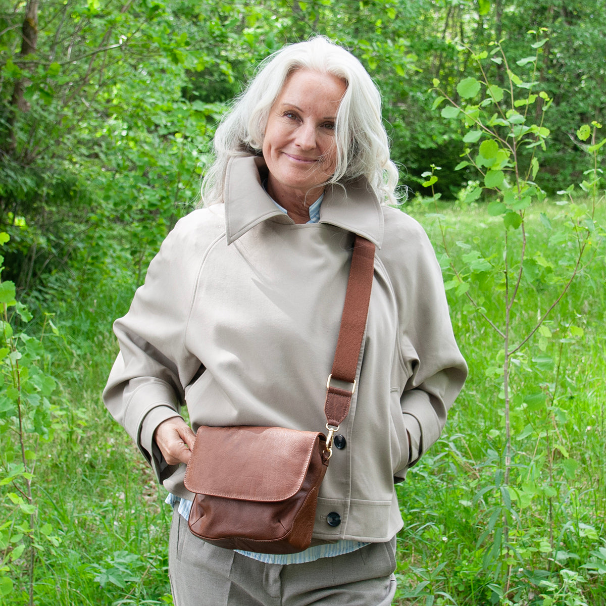 843411 Veske LEXI clutch i skinn - brun