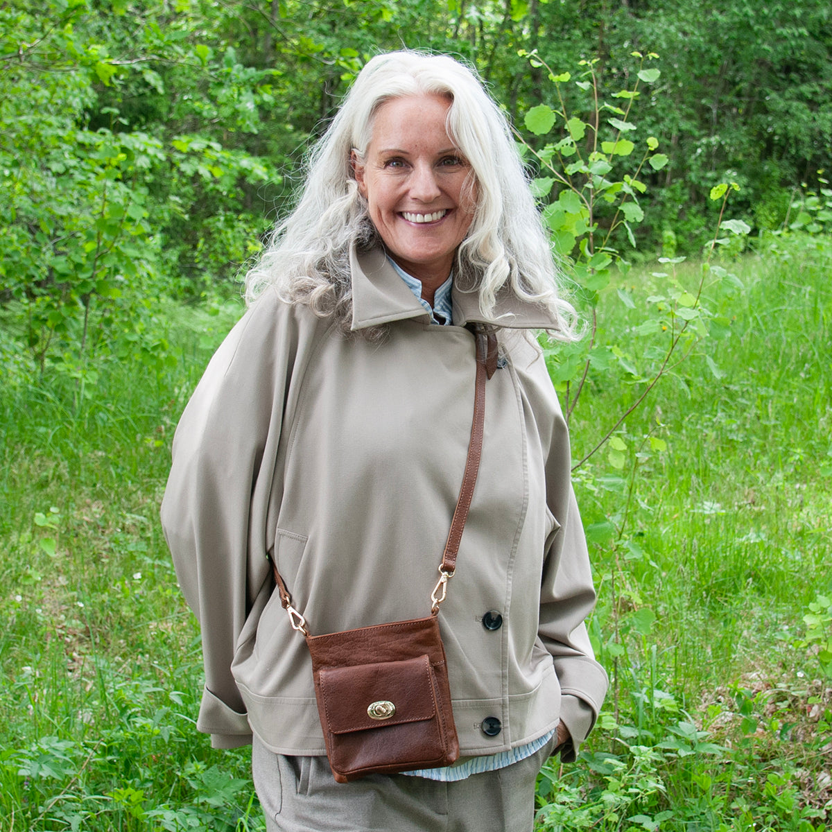 844411 Veske LINK mobil skinnveske med frontlomme- brun