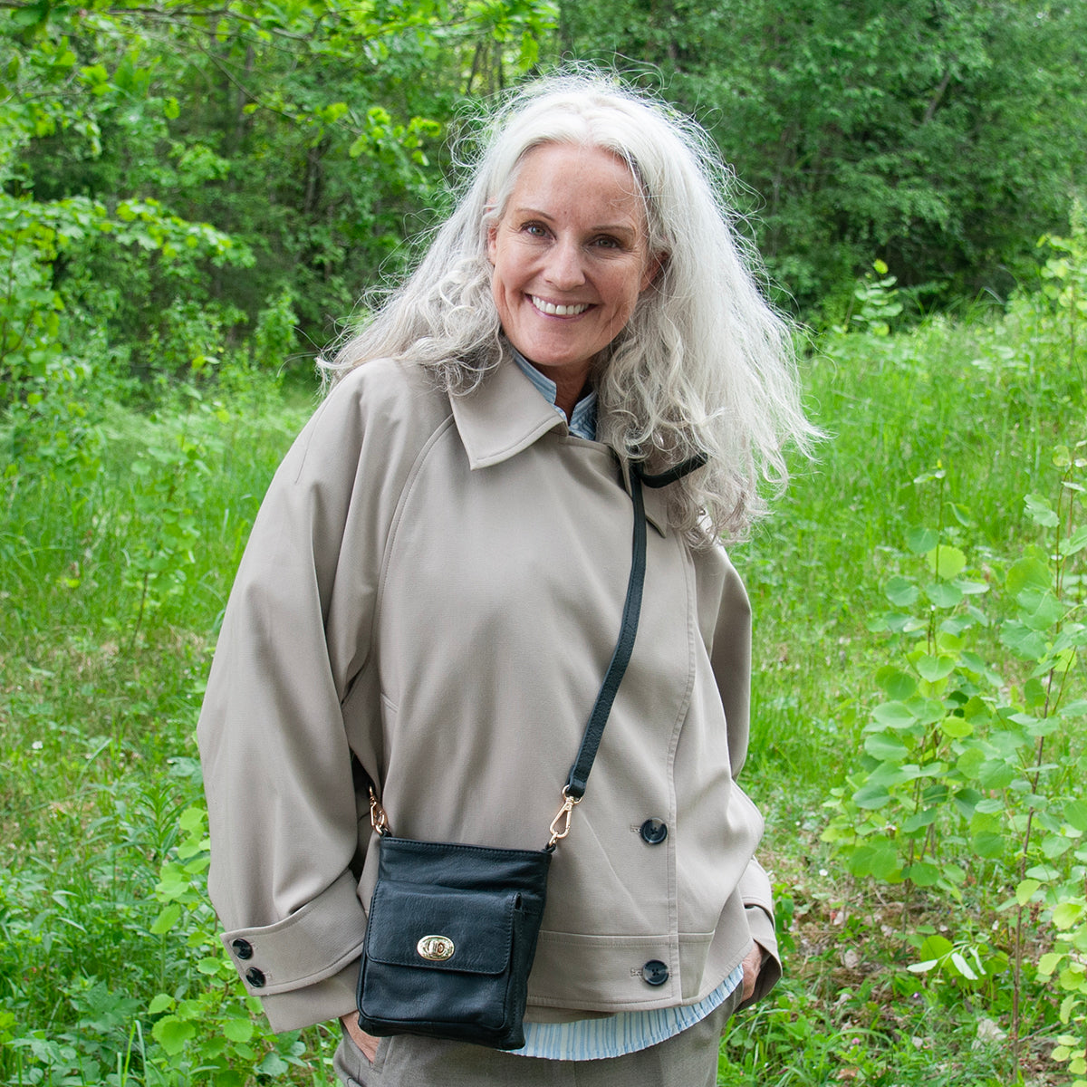 844401 Veske LINK mobil skinnveske med frontlomme- svart