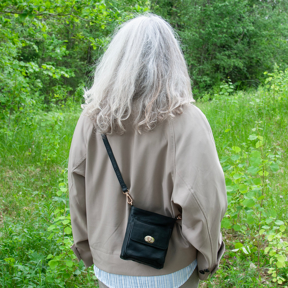 844401 Veske LINK mobil skinnveske med frontlomme- svart