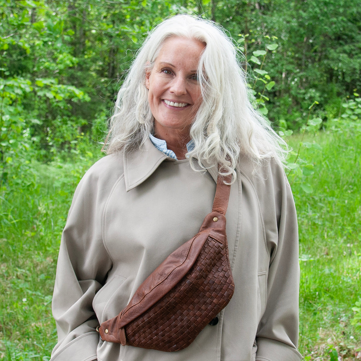 843711 Veske LUNA flette bumbag i skinn - brun