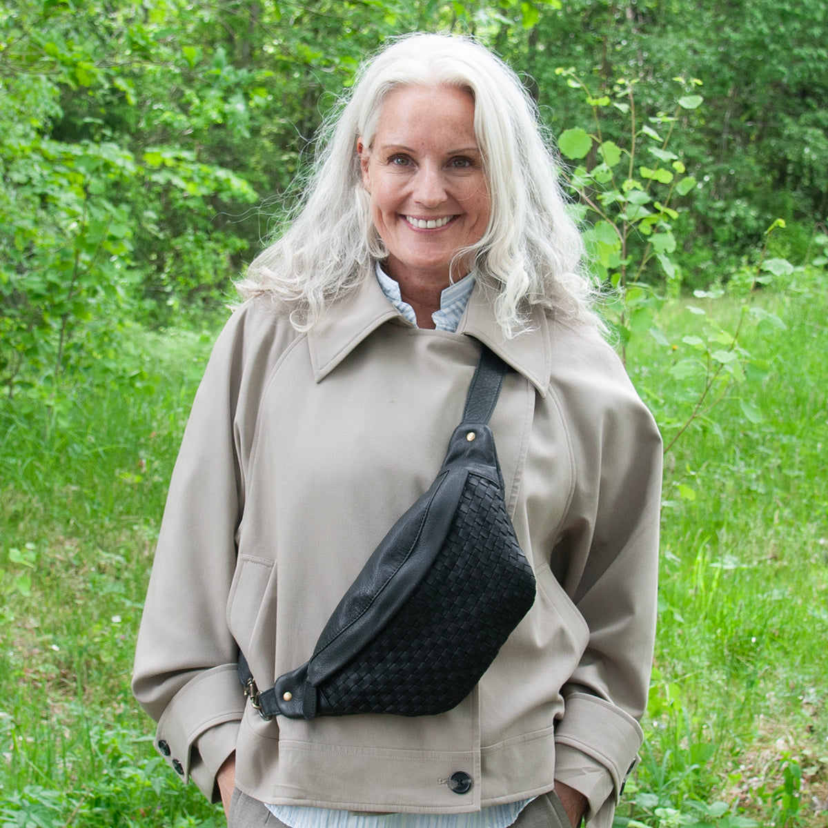 843701 Veske LUNA flette bumbag i skinn - svart