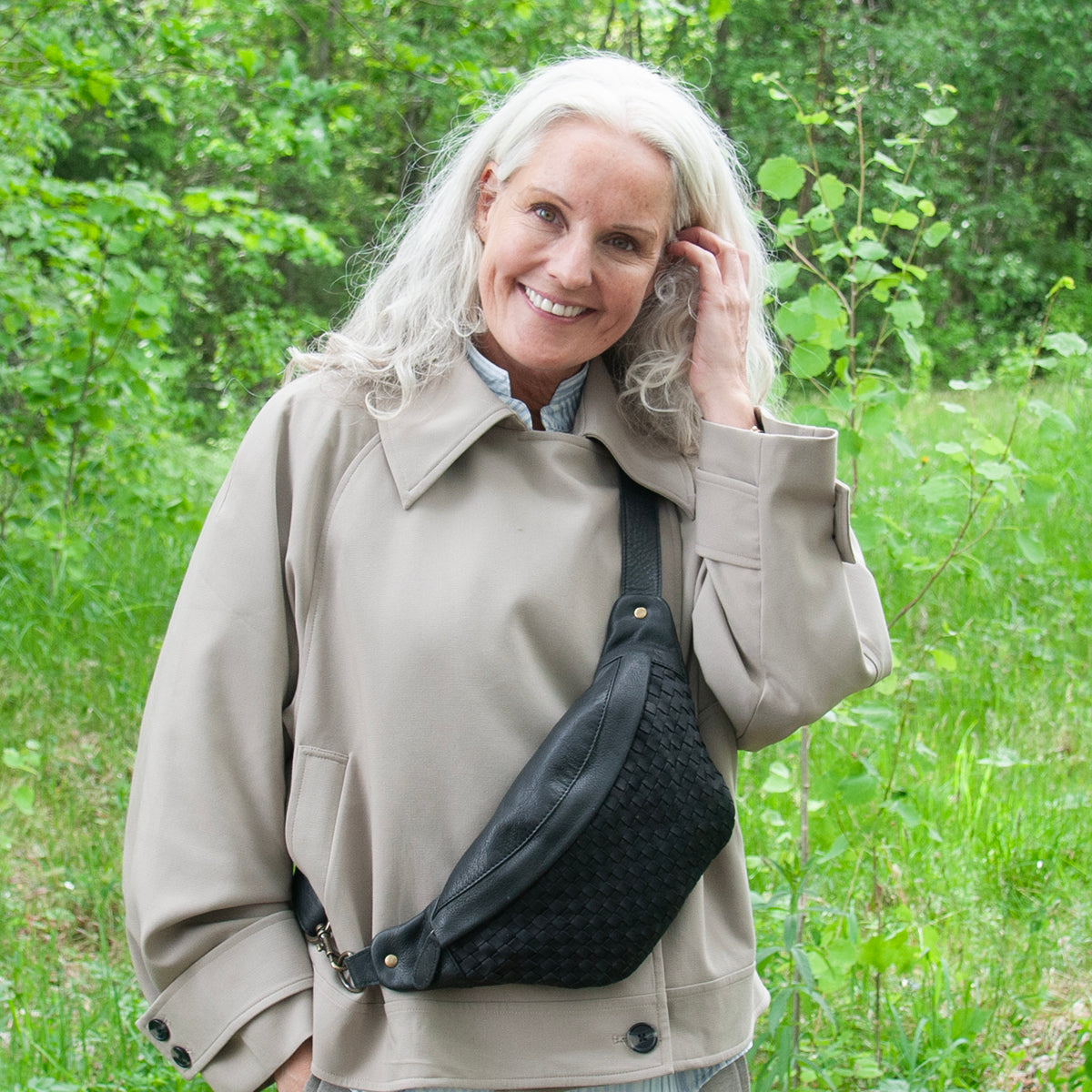 843701 Veske LUNA flette bumbag i skinn - svart