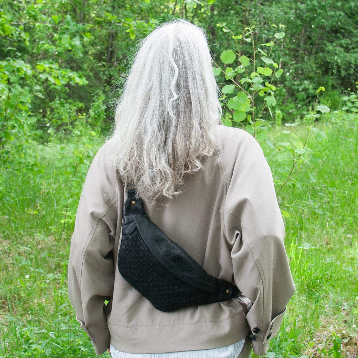 843701 Veske LUNA flette bumbag i skinn - svart