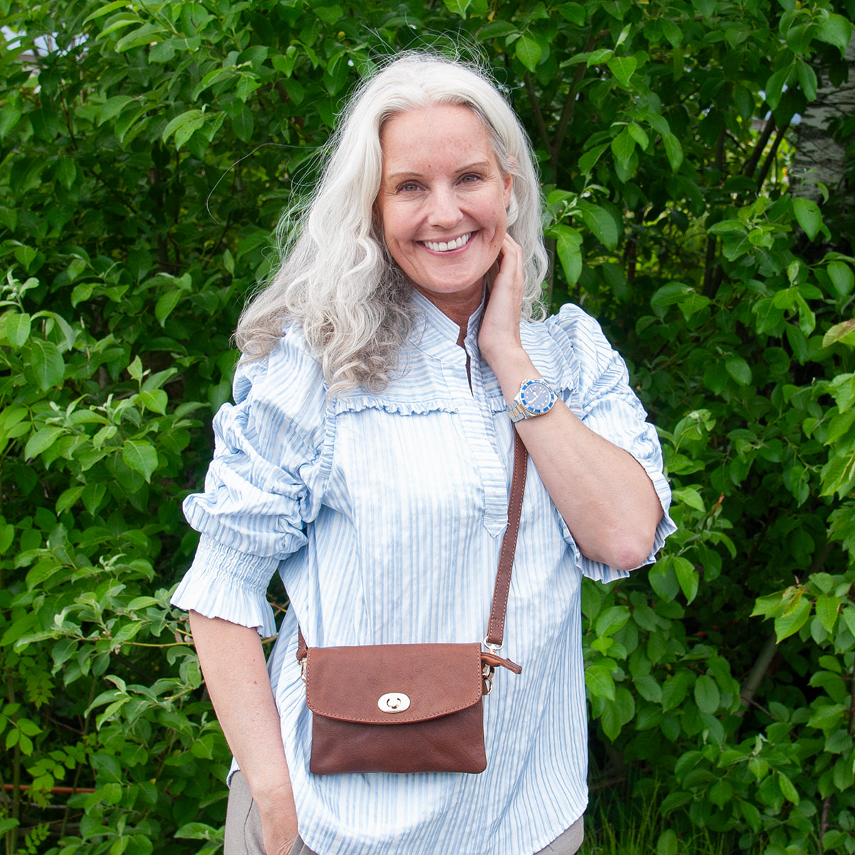 844511 Veske LONDON liten skinn clutch med frontlomme - brun