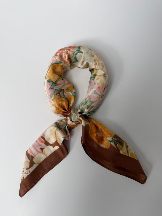 919411  Skjerf, Lite skjerf fargerikt blomsterprint - brun