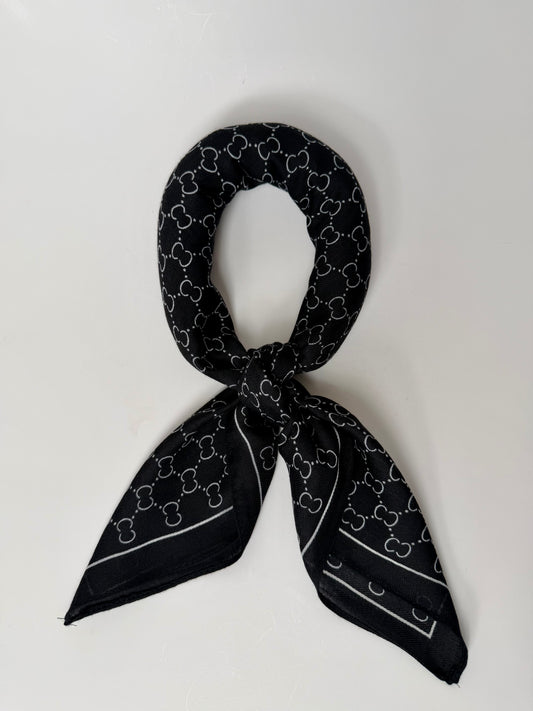 920001  Skjerf, Lite skjerf CC print matt struktur -svart