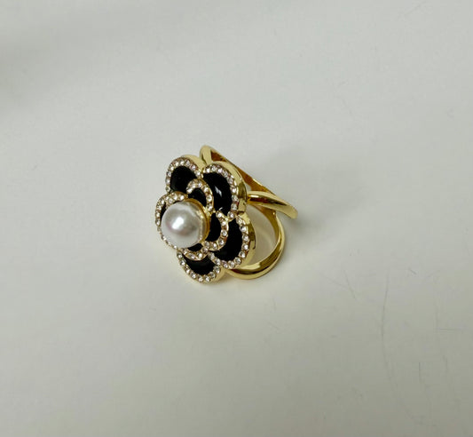 916701 Skjerf ring - Emaljeprintet skjerfring med strass stener og perle - svart/gull